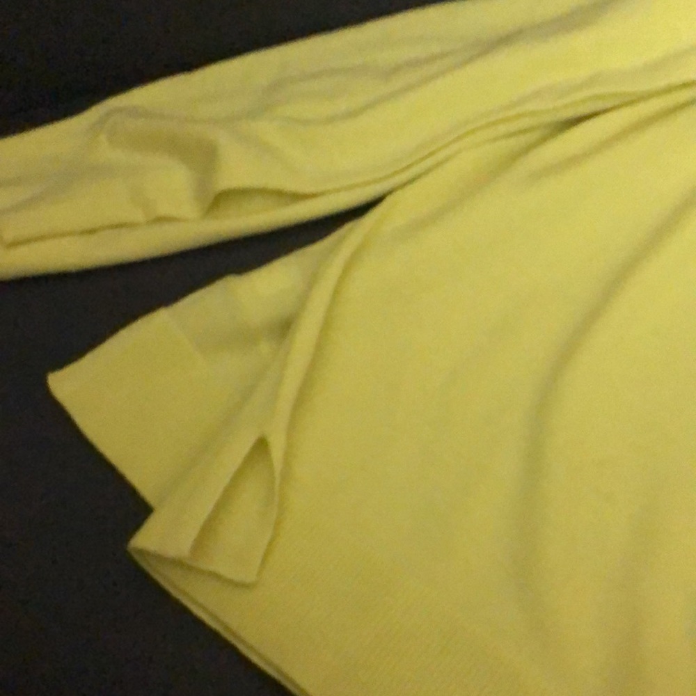 New very nice light sweater - Picture 2 of 3